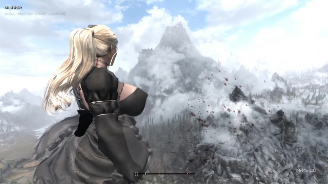 Hot Blonde Giantess становится все больше - Skyrim Giantess