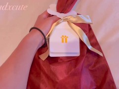 視聴者さんからもらった電動バイブを使ったら…腰が震えるほど気持ちよくなりました。 - Screenshot 1 of 16 - パンツ の 上 から