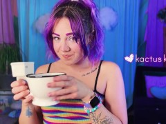 pee countdown + cleavage tease (teaser) - Screenshot 15 of 16 - Pee Desperation