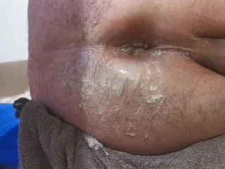 Фистинг моей зияющей дырочки фальшивой спермой