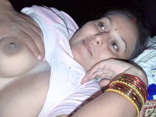 Лижет киску пухлой мамке