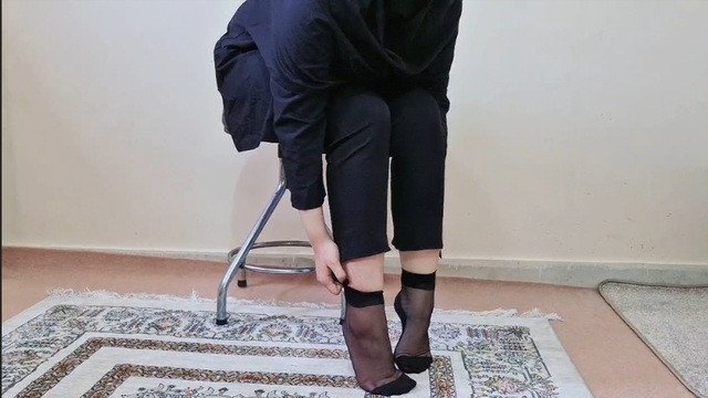 م.ا، م.ا.نم داشت میرفت اداره بهش گفتم نرو چون خیلی حشری بودم،موند کردمش آبموریختم روش(مکالمه فارسی)