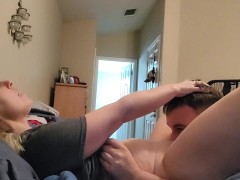 Thick MILF on the receiving end of body shaking orgasm - Screenshot 11 of 16 - Eating Pussy