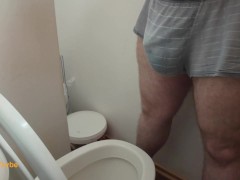 Моя жена пришла посмотреть, как я писаю - Screenshot 2 of 16 - Pee