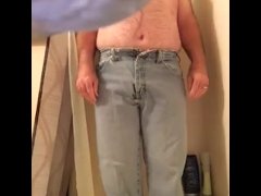 Squishy Peed Pants - Screenshot 1 of 16 - Pee
