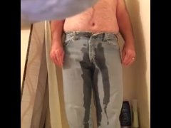 Squishy Peed Pants - Screenshot 2 of 16 - Pants Wetting