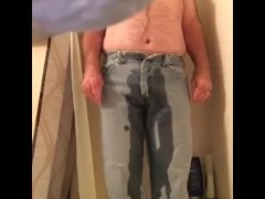 Squishy Peed Pants - Screenshot 3 of 16 - Wetting