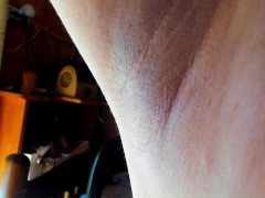 漂白剤臭くて汚い脇を見せつけ。 - Screenshot 3 of 16 - 腋毛