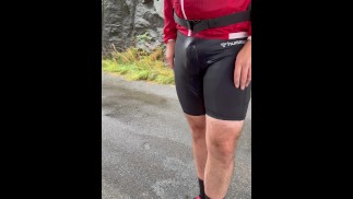Quick toilet stop in my yoga pants
