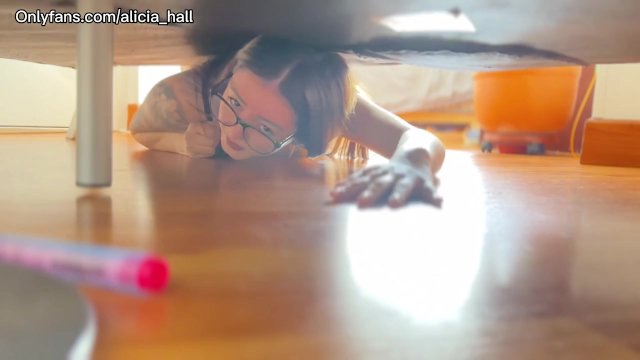 My stepsister got stuck and I fuck her instead of helping her - POV