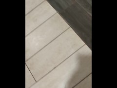 Решил передернуть перед сном и  кончил пока жена отдыхает - Screenshot 1 of 16 - Masturbation