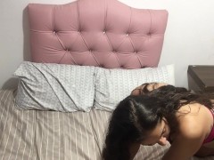 I make a nice scissor with my neighbor