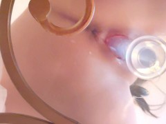 在茶几上骑着大鸡巴自己玩，可以换成你的肉棒吗？超近距离仰拍喷水特写 - Screenshot 13 of 16 - Orgasm