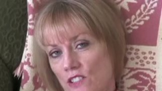 Пьет его сперму из стакана вкуснятина!