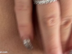 I had never seen a SQUIRTING as STRONG as this (on the table in the gourmet area)