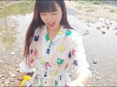 【ビショビショ】河原ノーブラ散歩中に水を掛けられ...💦人妻,熟女,日本人,無修正,素人,個撮,個人撮影,ちくぽち,ヌード,野外露出,屋外,オナニー - Screenshot 11 of 16 - Japanese