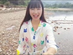 【ビショビショ】河原ノーブラ散歩中に水を掛けられ...💦人妻,熟女,日本人,無修正,素人,個撮,個人撮影,ちくぽち,ヌード,野外露出,屋外,オナニー - Screenshot 2 of 16 - Japanese Amateur