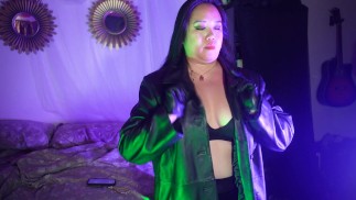 ASMR Новая кожаная куртка Mistress Mara с перчатками для вождения