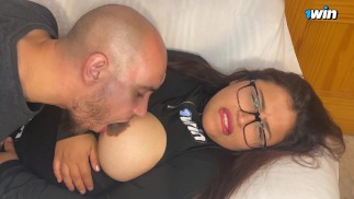 ЕДА S СИСЬКАМИ ИЗВРАЩЕННОЙ МАЧЕХИ!