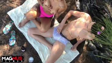sex with stranger on the beach during the day