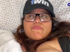 STEPMOTHER CAME INTO THE ROOM AND PUT HER PUSSY OUT!