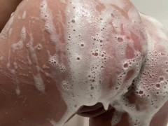 soapy booty tease - Screenshot 8 of 16 - Fat Pussy Latina