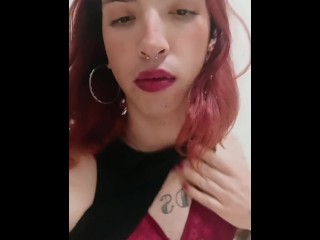 Linda Peliroja Transexual Jugando Cachonda