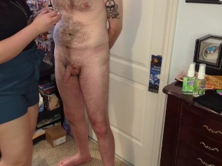 CFNM Hotwife 脱掉戴绿帽子来戏弄他被锁的鸡巴！