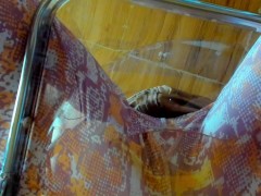 レギンス姿の日本人女性の黄色いおしっこ。 - Screenshot 10 of 16 - 放尿