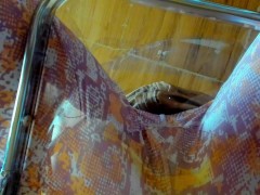 レギンス姿の日本人女性の黄色いおしっこ。 - Screenshot 14 of 16 - 放尿