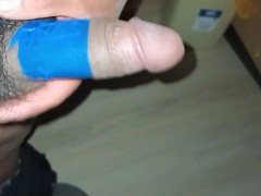 04.	Hermoso juego con la polla dura – joven jala duro su polla rico