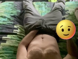 从楼上的卧室监视我