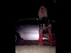 Crossdress get fuck in a car