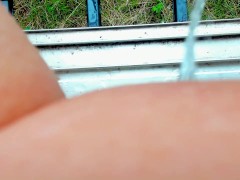 おしっことおならが我慢できなくて窓の外へ向かって放屁と放尿。 - Screenshot 10 of 16 - パイパン