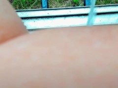 おしっことおならが我慢できなくて窓の外へ向かって放屁と放尿。 - Screenshot 11 of 16 - おなら