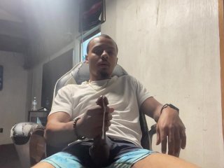 JERKING OFF TO BLOWJOB VIDEOS 😋 // ONLYFANS @WTFCHARLEY