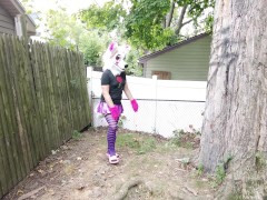 Marks Her Territory - Screenshot 5 of 16 - Watersports