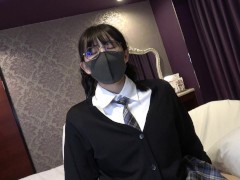 始めはノリ気じゃなかったメガネをかけた地味なJ〇はデカチンポでイキまくって最後はだいしゅきホールドで中出しを許してしまう 4/16