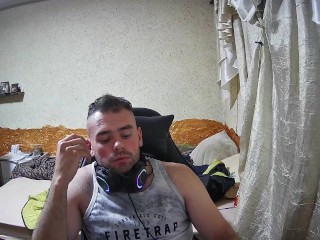 Настоящий Скуф радует себя