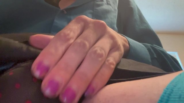Ashley‘s first leaking cage experience(2
