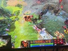 Отсосала наглому парню пока он играл в Dota 2 - Screenshot 1 of 16 - Dota