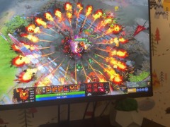 Отсосала наглому парню пока он играл в Dota 2 - Screenshot 2 of 16 - Blowjob