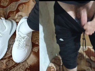 18 Yo Guy. White Socks, Sneakers, Sweatpants. Guy Jerks Off.