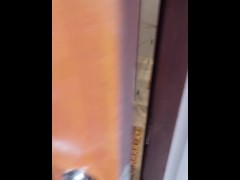 生理中のトイレ 1/16