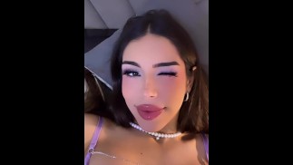 Ты из тех, кто встает передо мной на колени?