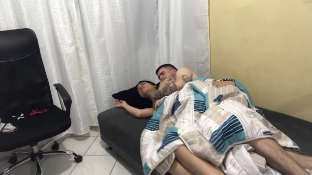 Вкусное утро возбужденной пары в доме их отчима