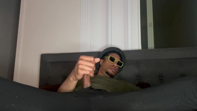 HOT BBC LATE NIGHT SOLO HUGE CUMSHOT!