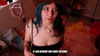 Я кладу кукурузу в свою киску