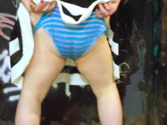 British Slut Pissing Comp OMG - Screenshot 7 of 16 - Pissing Girls