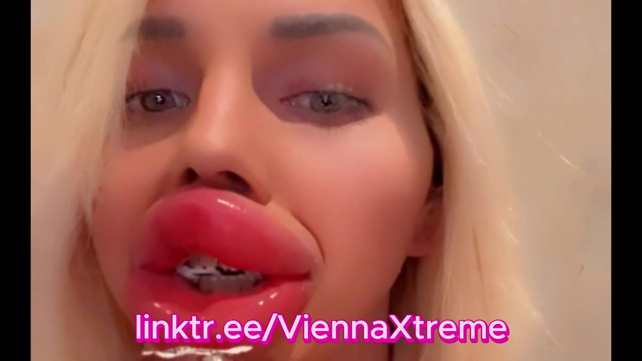 Жалаңаш комедиялық әйелдердің суреттері